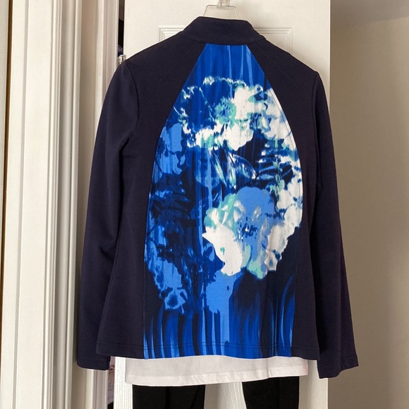 π  Host Pick!!! π  NWOT - WEEKENDS by Chico's Dark Blue Workout Jacket Sz 0 - Picture 11 of 12